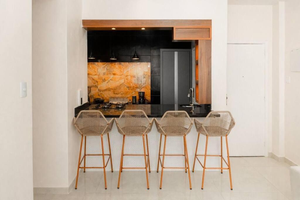 Apartamento Copacabana 1 Quadra Com Vista Parcial Mar *