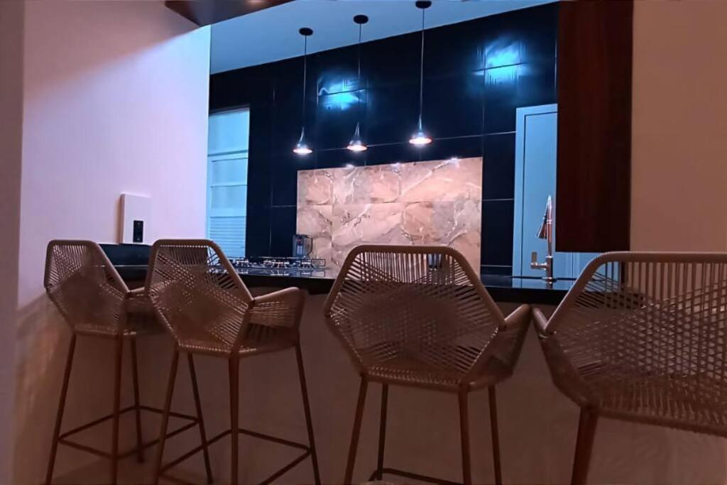Apartamento Copacabana 1 Quadra Com Vista Parcial Mar Rio de Janeiro